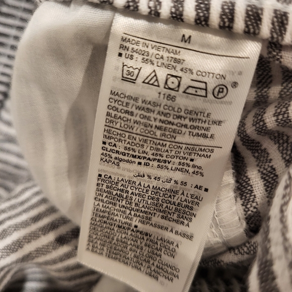 Old Navy High Rise Linen Blend Shorts - Picture 3 of 4